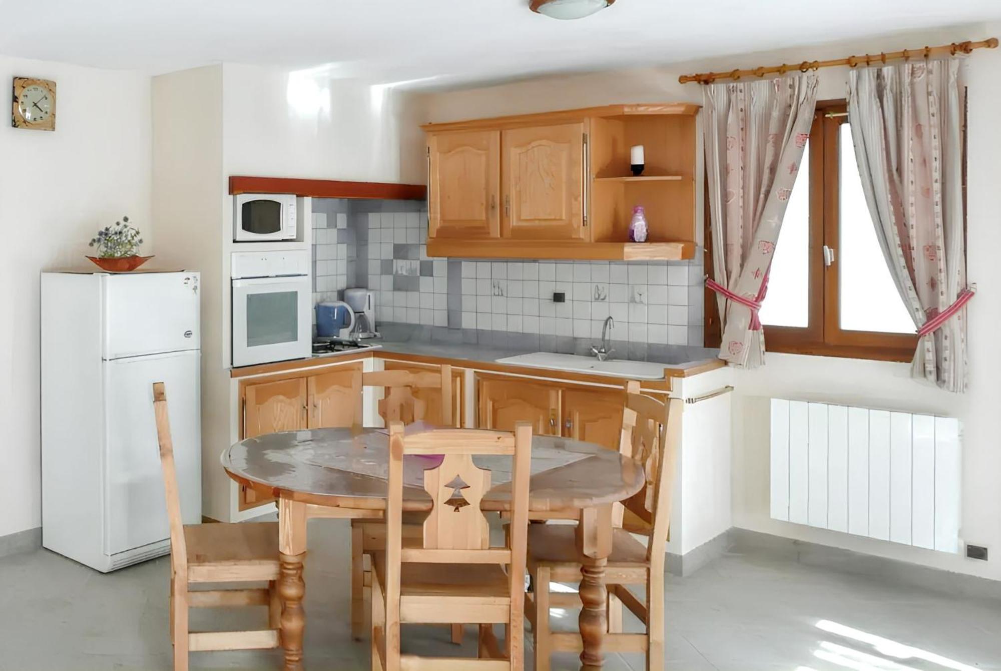 Appartement Paisible A Saint-Crepin Avec Vue Sur La Montagne 外观 照片
