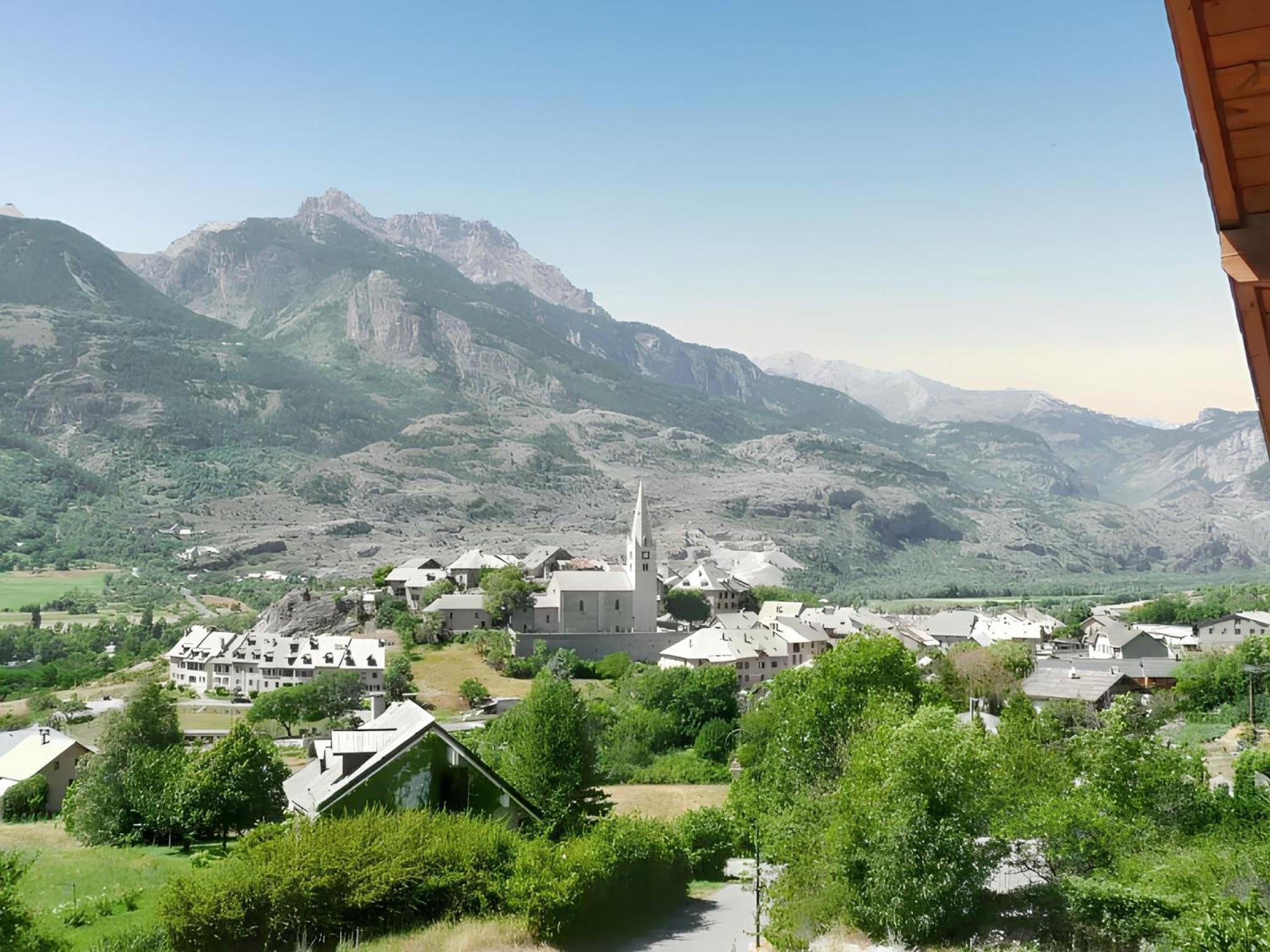 Appartement Paisible A Saint-Crepin Avec Vue Sur La Montagne 外观 照片