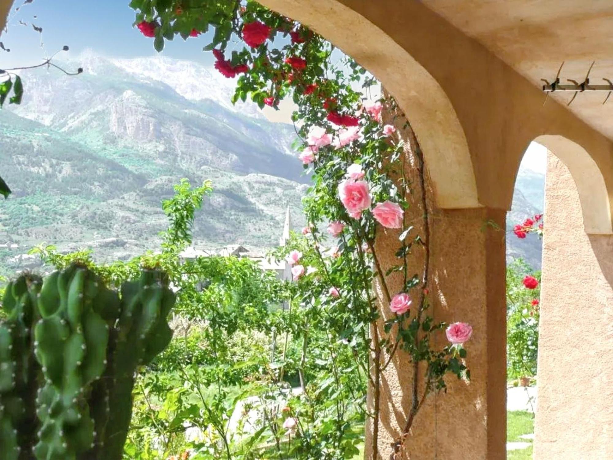 Appartement Paisible A Saint-Crepin Avec Vue Sur La Montagne 外观 照片
